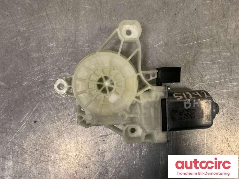 Ruteheis, kun motor, høyre bak til Audi Q4 e-tron 2021-->>  (...|4K0959881|)