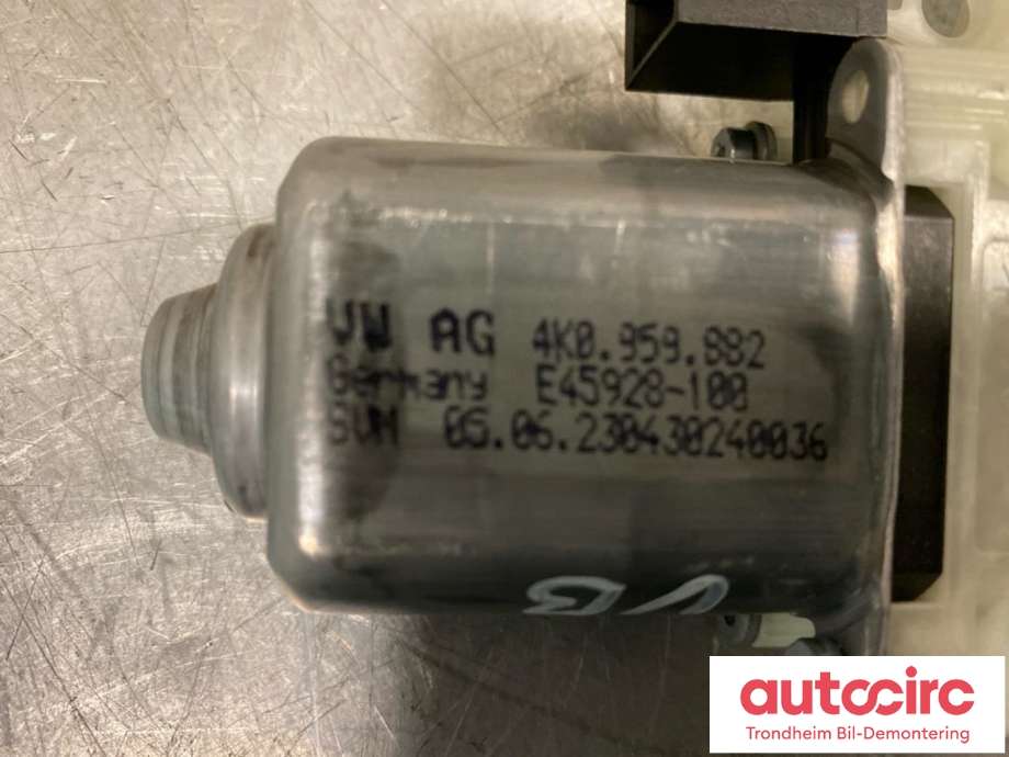 Ruteheis, kun motor, venstre bak til Audi Q4 e-tron 2021-->>  (...|4K0959882|)