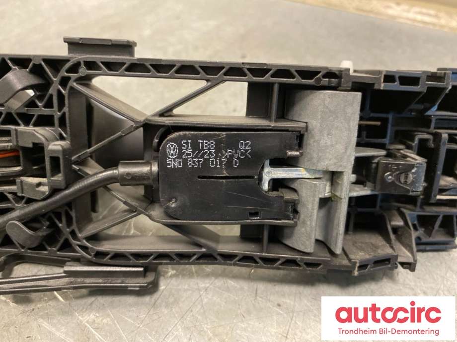 Dørhåndtak utv høyre foran til Audi Q4 e-tron 2021-->>  (...|8V0837885|)