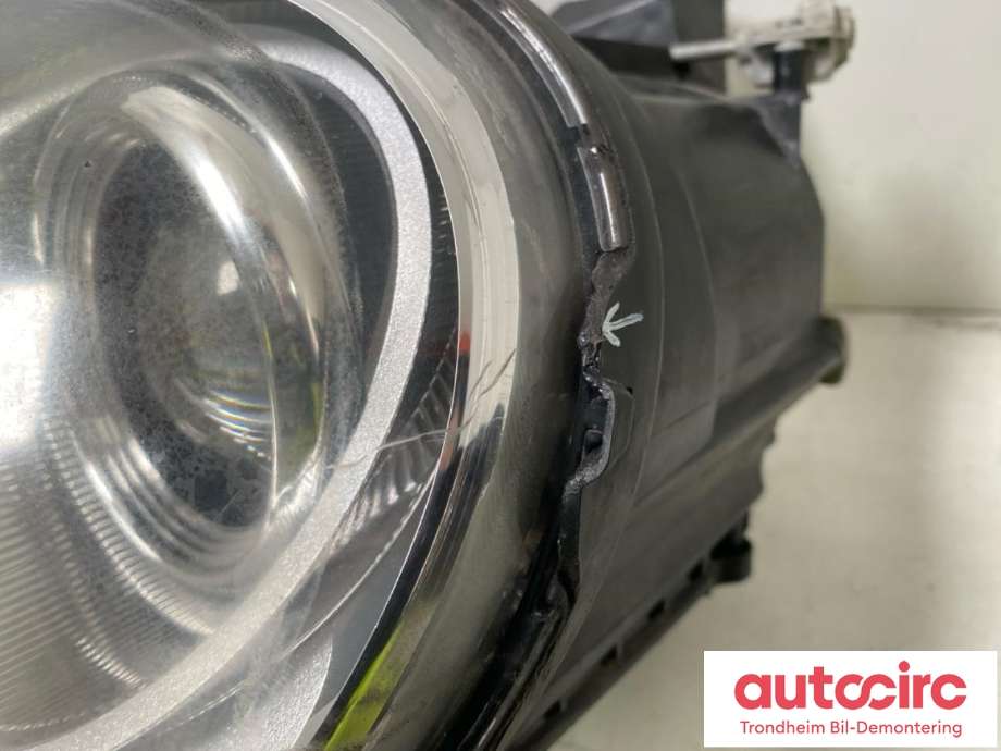 Frontlykt venstre xenon til Bentley Flying Spur 2005-2013 (LES INFO|3W2941015F|3W2941015D|3W2941015J| 3W2 941 015 D| 3W2 941 015 J| 3W2 941 015 F| H220-BL-DM)