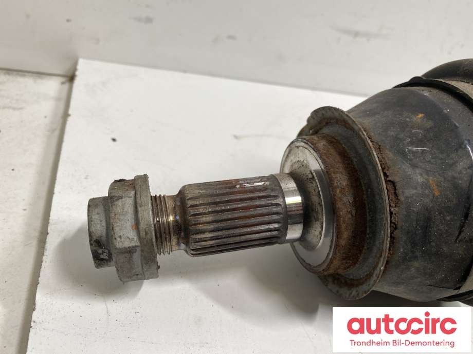 Drivaksel høyre foran, bensin/automat til Mini One/Cooper 2007-2014 (R55-57) (R55-57) (..|31 60 8 605 468|)