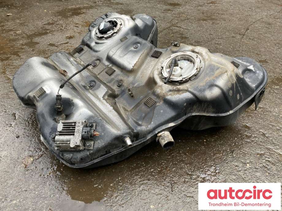 Bensintank til Porsche Cayenne 2010-2017 (92A) (92A) (LES INFO|95820102303|95820102304|958 201 023 03| 958 201 023 04)