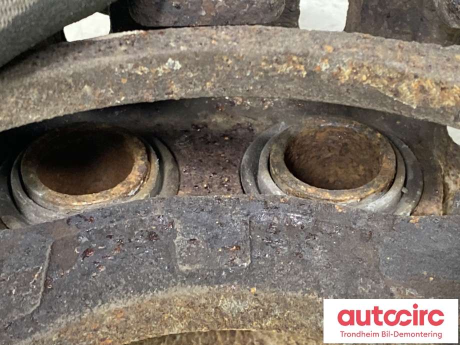 Bremsecaliper høyre foran til Mitsubishi Outlander 2015-->> (Type III, Fase 2) (MR370776|)