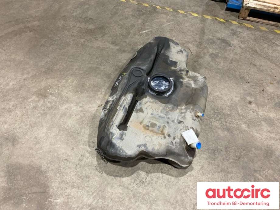 Dieseltank til Toyota Corolla 2002-2007 (LES INFO|7700102120|7700102140|7700102210| 770011A010| 7700112C20)