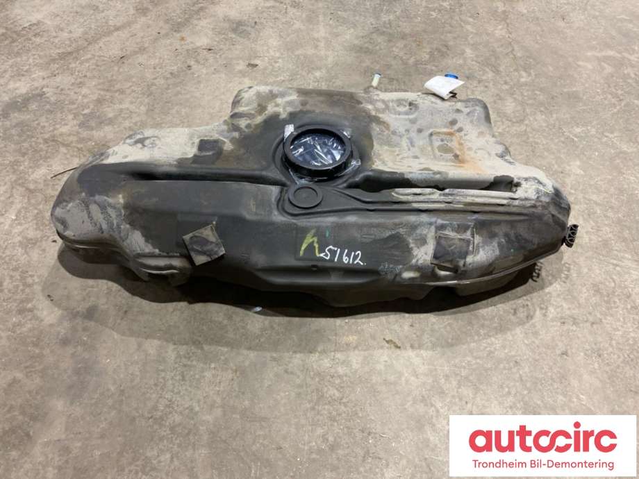 Dieseltank til Toyota Corolla 2002-2007 (LES INFO|7700102120|7700102140|7700102210| 770011A010| 7700112C20)