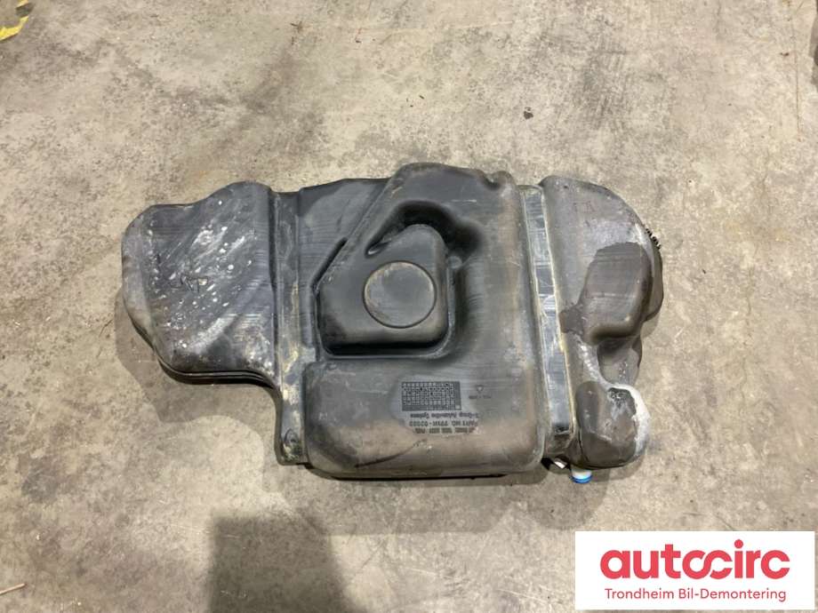 Dieseltank til Toyota Corolla 2002-2007 (LES INFO|7700102120|7700102140|7700102210| 770011A010| 7700112C20)