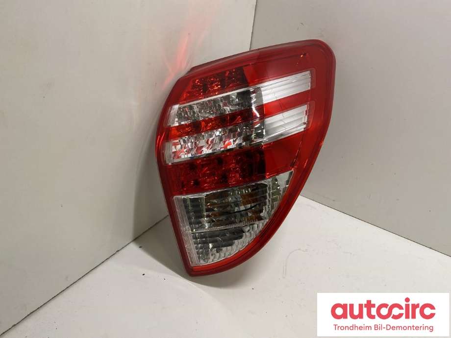 Baklykt høyre til Toyota RAV4, 2009-2013 (Type III, Fase 2)  (LES INFO|81551-42120)