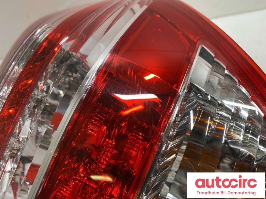 Baklykt høyre til Toyota RAV4 2009-2013 (Type III, Fase 2)  (LES INFO|81551-42120|8155142120|)