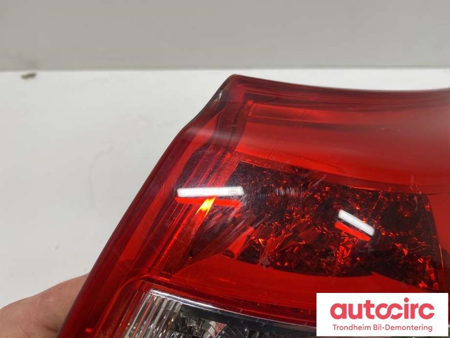 Baklykt høyre til Toyota RAV4 2009-2013 (Type III, Fase 2)  (LES INFO|81551-42120|8155142120|)