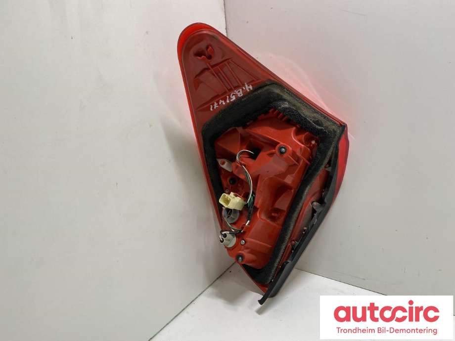 Baklykt høyre til Toyota RAV4 2009-2013 (Type III, Fase 2)  (LES INFO|81551-42120|8155142120|)