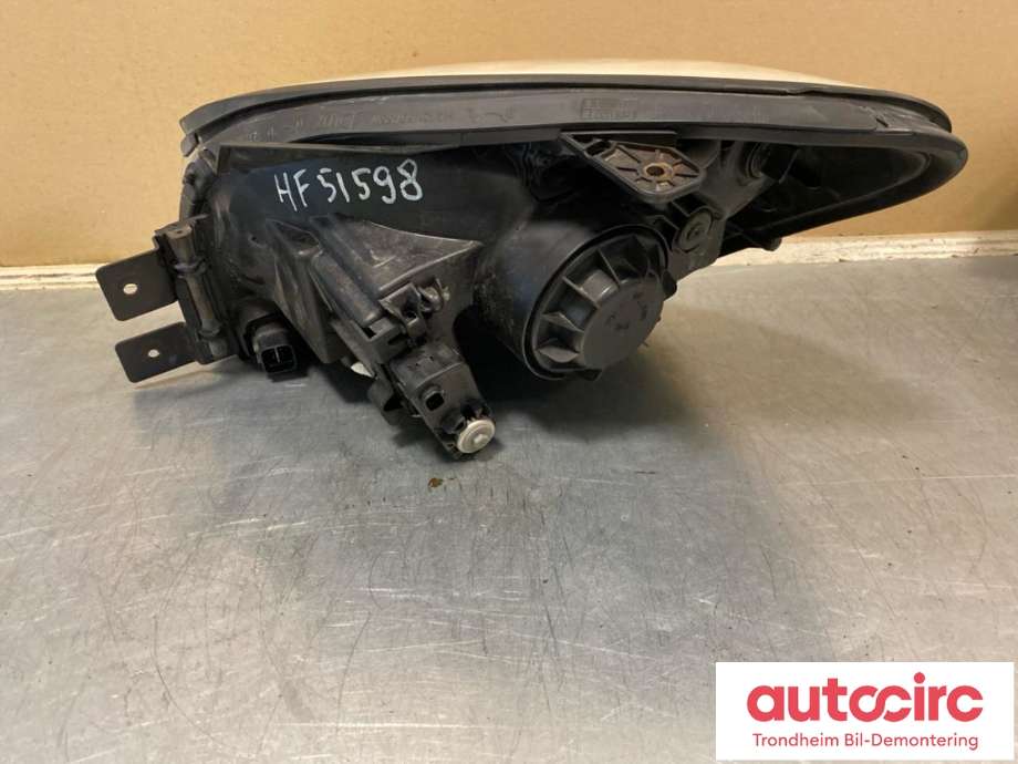 Frontlykt høyre halogen til Kia Sportage 2005-2010 (Type II) (...|921021F021|)
