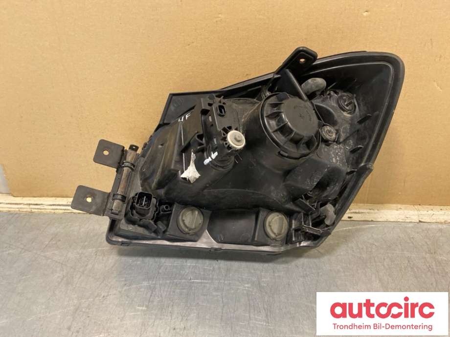 Frontlykt høyre halogen til Kia Sportage 2005-2010 (Type II) (...|921021F021|)