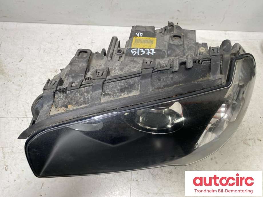 Frontlykt venstre xenon til BMW X3 2003-2006 (Fase 1) (E83) (E83) (..|63123418411|)