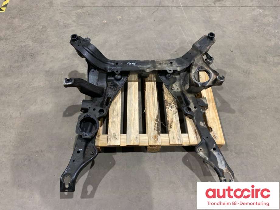 Travers foran hoved til BMW 5-Serie 2003-2010 (E60/E61) (E60/E61) (31106777362|31 10 6 777 362|)