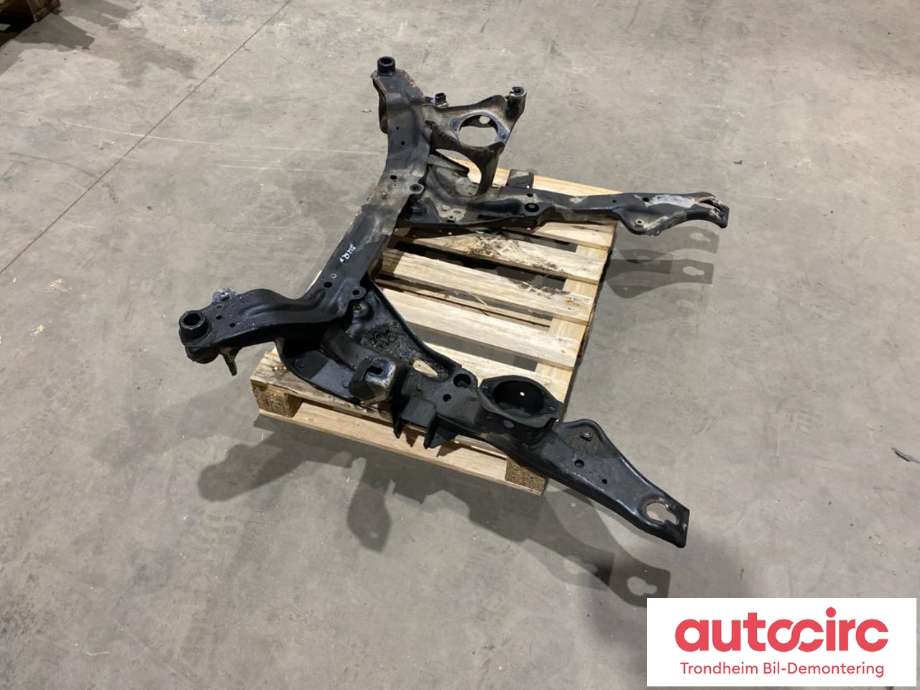 Travers foran hoved til BMW 5-Serie 2003-2010 (E60/E61) (E60/E61) (31106777362|31 10 6 777 362|)