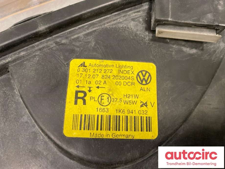 Frontlykt høyre xenon til VW Golf V, STV 2007-2010 (JETTA) (JETTA) (AUTOMOTIVE LIGHTING|1K6941032|1K6941040|1K6 941 040| 1K6 941 032| 0301212272)