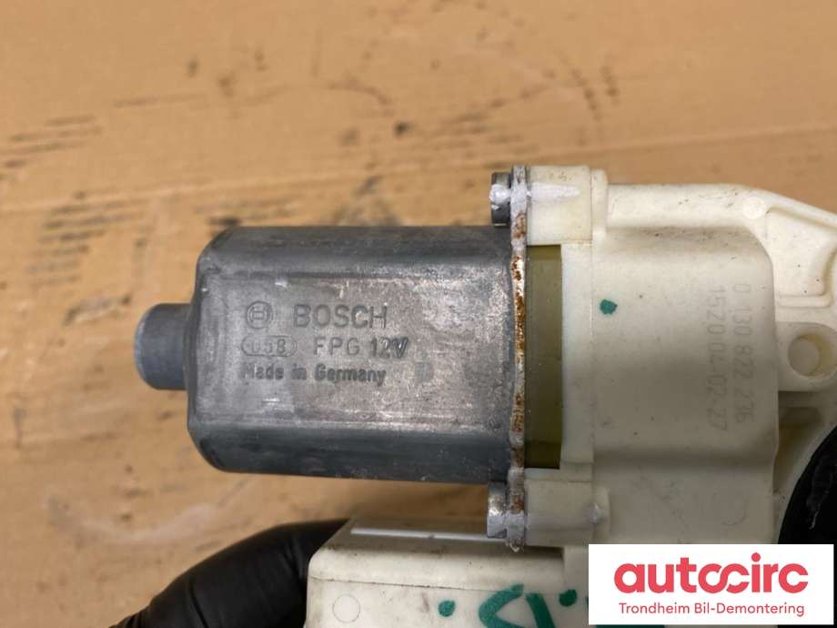 Ruteheis, kun motor, høyre bak til BMW X3 2003-2006 (Fase 1) (E83) (E83) (BOSCH|6925966|0130822236|67626925966)