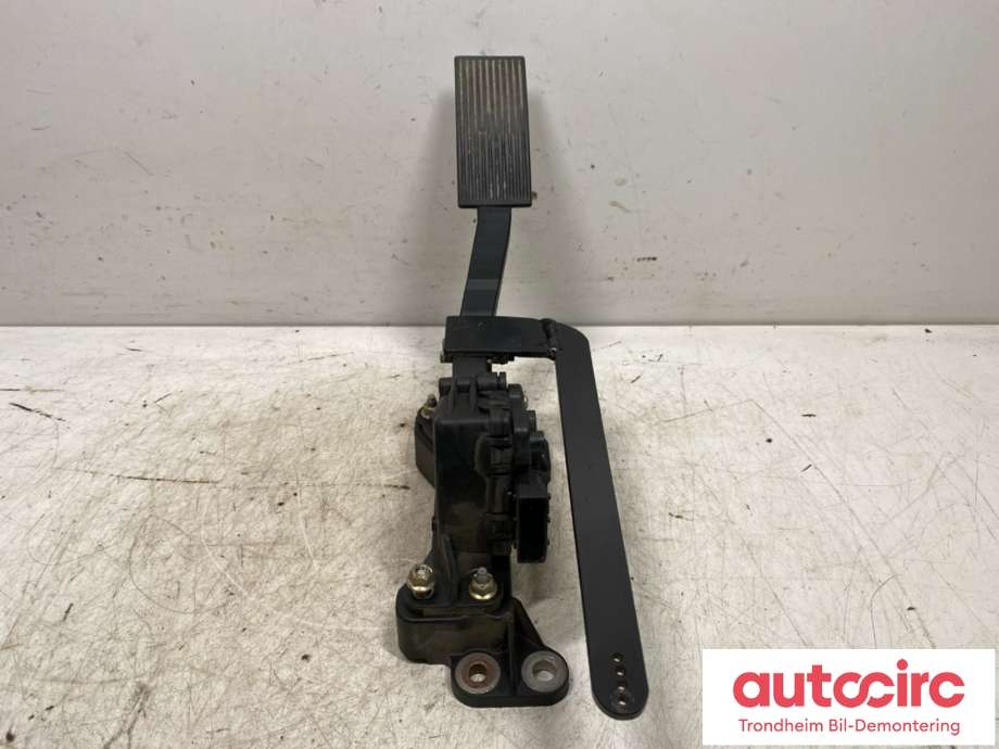 Pedal gass til Nissan Navara 2005-2010 (Fase 1) (D40) (D40) (HELLA|18002EA000|)