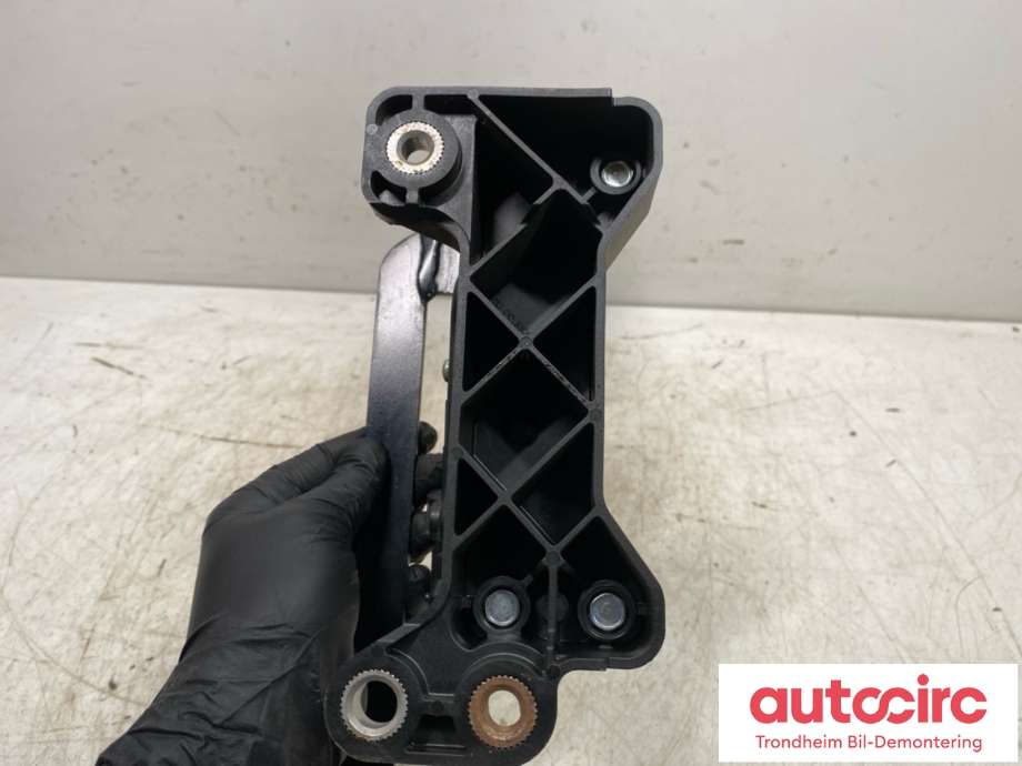 Pedal gass til Nissan Navara 2005-2010 (Fase 1) (D40) (D40) (HELLA|18002EA000|)