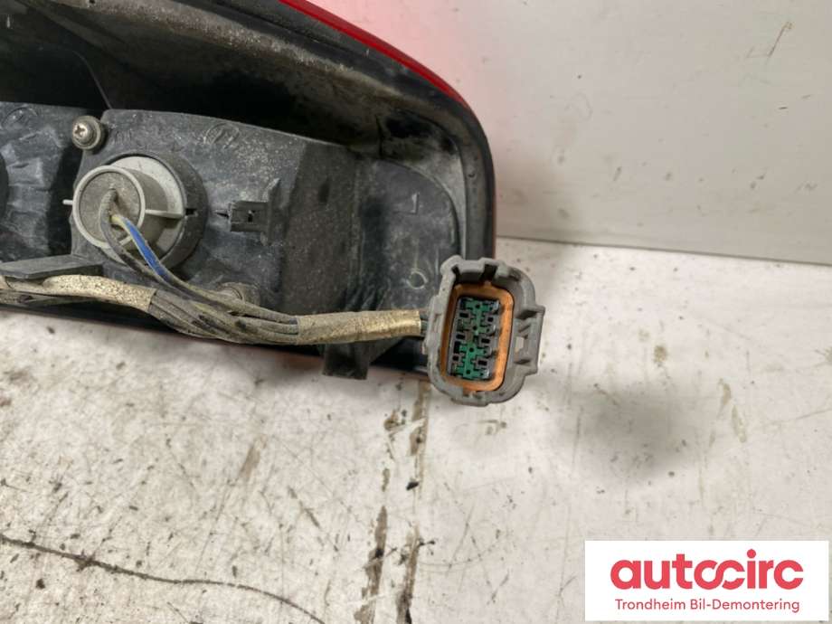 Baklykt venstre til Nissan Navara 2005-2010 (Fase 1) (D40) (D40) (..|26555EB38B|)