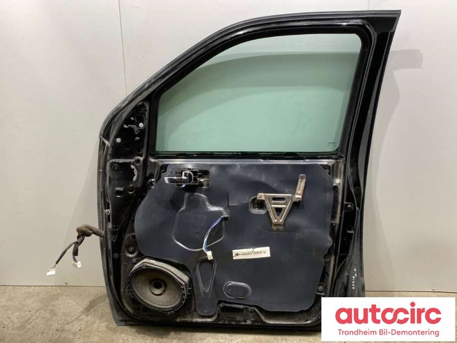 Dør høyre foran til Nissan Navara 2005-2010 (Fase 1) (D40) (D40) (..|80100EB330|H01005X0MB|)