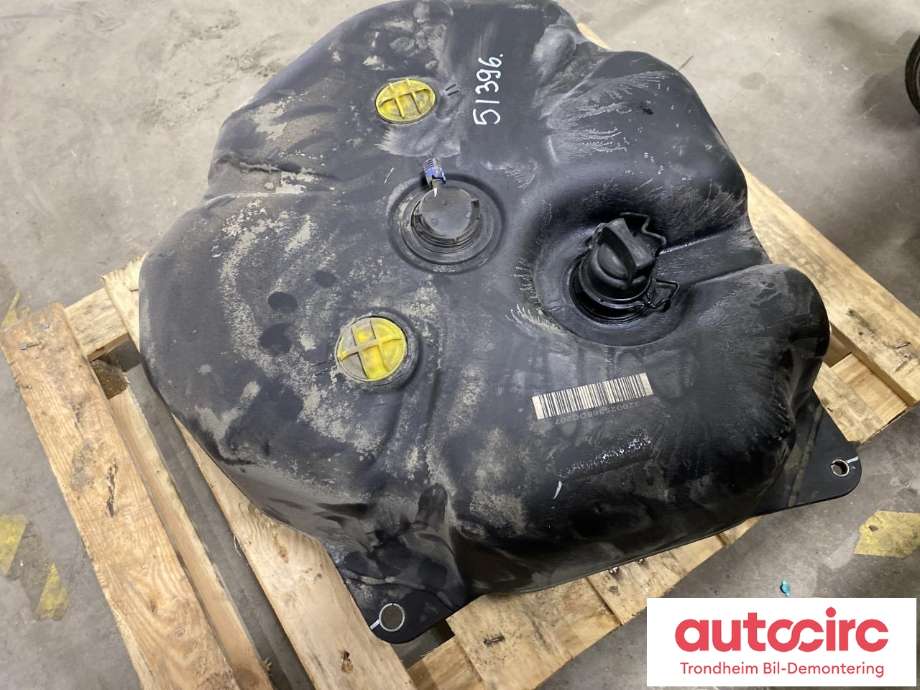 AdBlue tank til Mercedes E-Klasse 2013-2016 (Fase 2) (W212) (W212) (..|A2124704302|A2124704502| A2124704802|A2124700200)