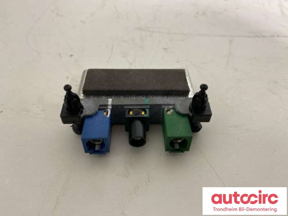 Antenne forsterker til Mercedes GL 2006-2012 (X164) (X164) (KATHREIN|A2218270042|A 221 827 00 42|50110003)