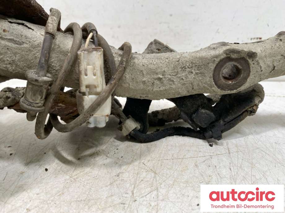 Hjulspindel høyre foran til Toyota Hilux 2006-2011  (432110K030|)