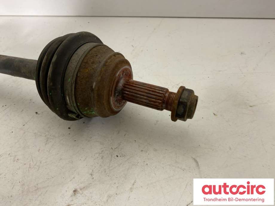 Drivaksel venstre foran, diesel/manuell til VW Caddy 1995-2004 (Type II)  (..|JZW407449X|191407271A|191407271B| 191407271C| 191407271CV| 191407271CX| 191407271P| 191407271Q| 191407271R| 191407271RV| 191407271RX| 191407449X)