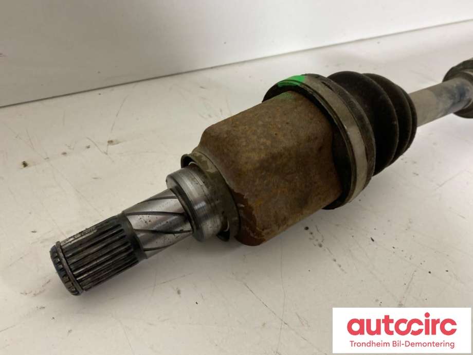 Drivaksel høyre foran, bensin/manuell til Nissan Note 2006-2013 (Type I)  (..|39100-1U600|391001U600|)