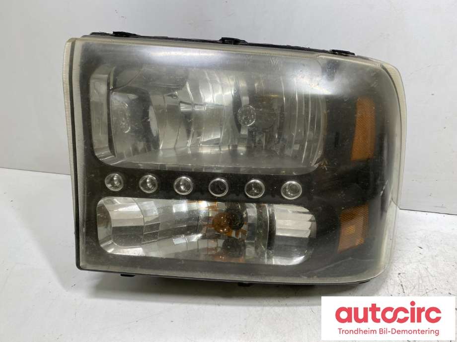 Frontlykt venstre halogen til Ford Excursion 2000-2003  (..|1C3Z13008BA|)