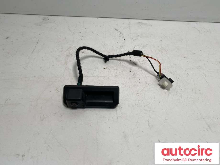 Bakluke/bakdør håndtak til Škoda Fabia, 2014-2021 (Type III)  (MED KAMERA|6V0827566G)