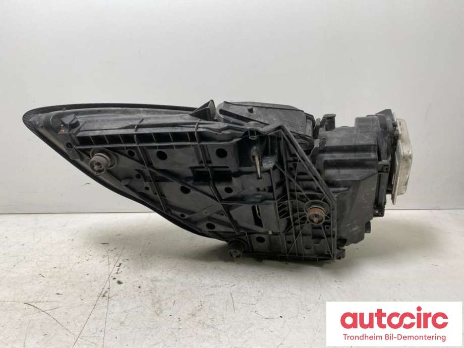 Frontlykt høyre xenon til Porsche Panamera 2009-2017 (Type I) (970) (970) (REDUSERT PRIS|97063198410|97063198202|1ZT00963966)