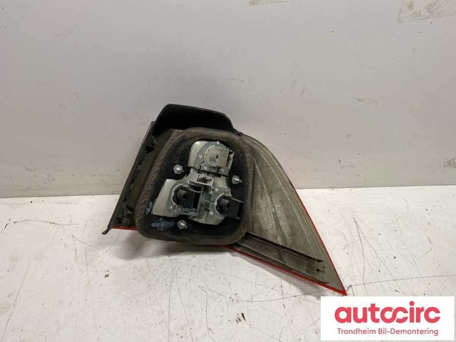 Baklykt venstre til BMW 5-Serie 2003-2010 (E60/E61) (E60/E61) (..|63217165825|)