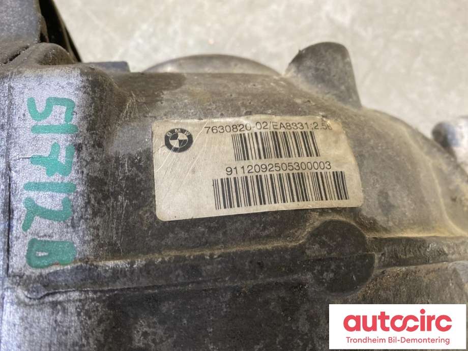 Kardang klokke bak til BMW 7-Serie 2009-2015 (F01/F02/F03/F04) (F01/F02/F03/F04) (UTV: 2,56|33107578152|33107630821|)