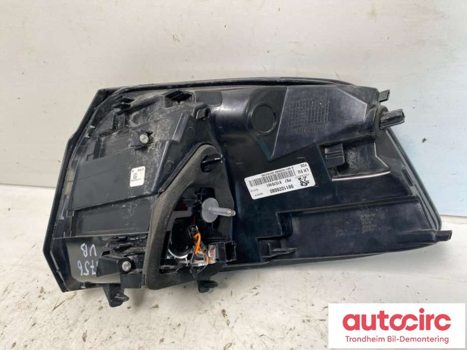 Baklykt venstre til Peugeot 5008 2017-->> (Type II)  (..|9811028080|98 110 280 80|)