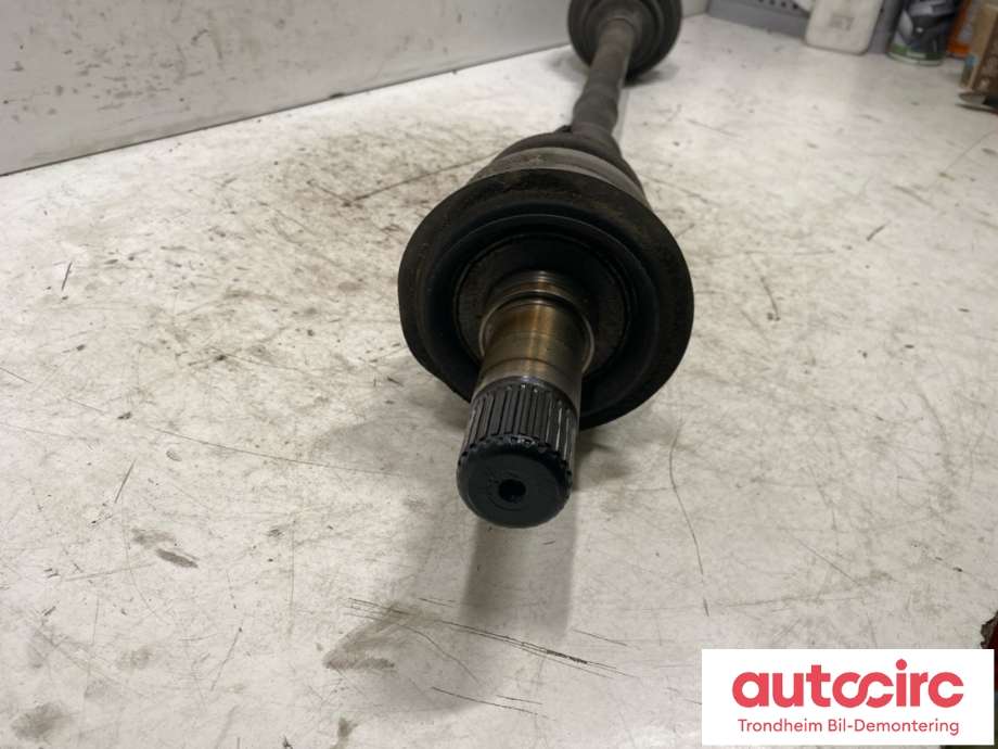 Drivaksel høyre bak, diesel/manuell til Mercedes Vito/Viano 2004-2010 (Fase 1) (W639) (W639) (..|A 639 350 07 10|A 639 350 16 10|)