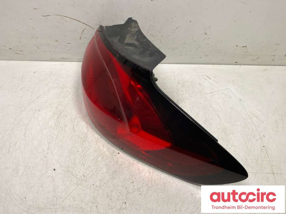 Baklykt høyre ytre til Opel Zafira Tourer 2012-2018  (13292362|39033315|39009035)