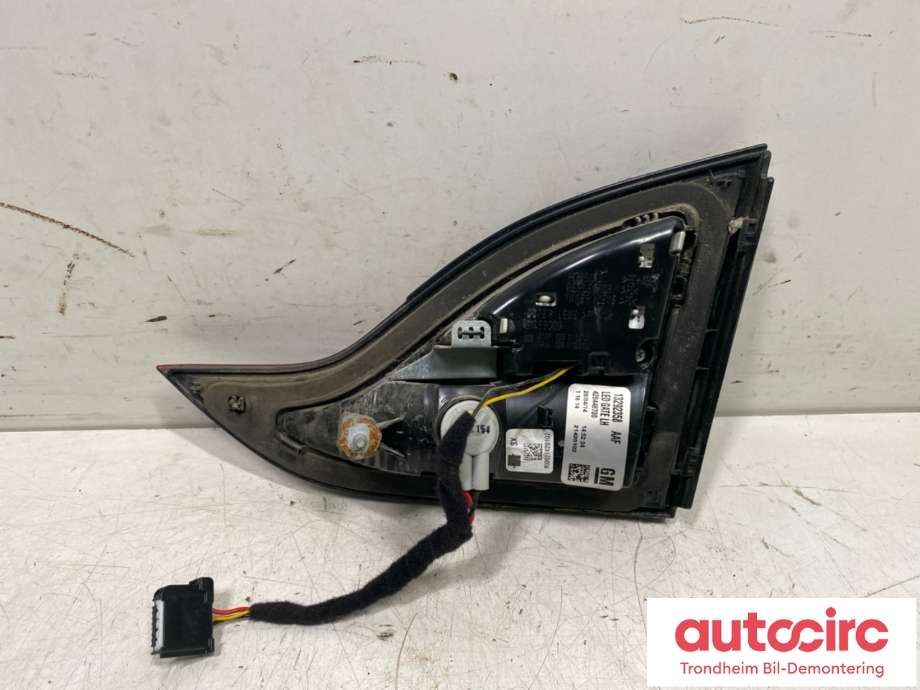 Baklykt venstre indre til Opel Zafira Tourer 2012-2018  (13292358|39028599|)
