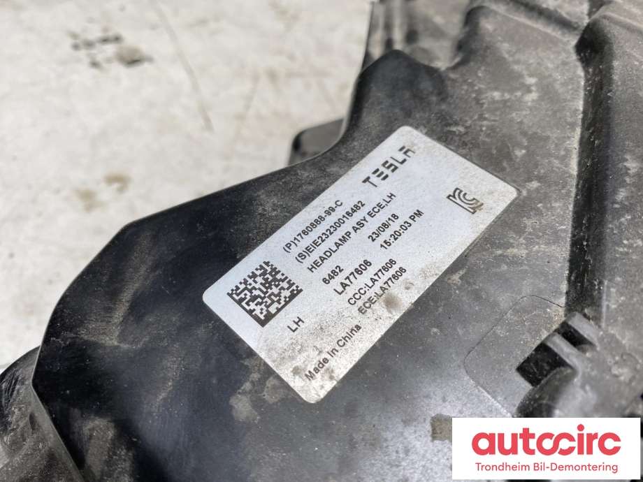 Frontlykt venstre full-LED til Tesla Model 3 2024-->> (Fase 2)  (..|1760888-99-C|)