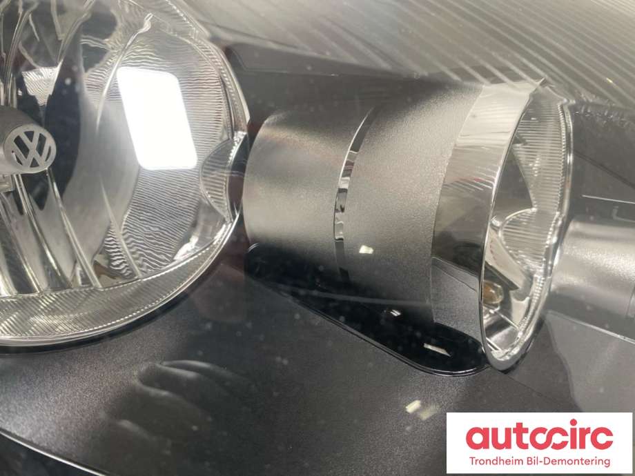 Frontlykt høyre halogen til VW Golf, Plus/Cross 2009-2013 (Fase 2)  (HELLA|5M1941006G|5M1 941 006 G|1EE009948-02)
