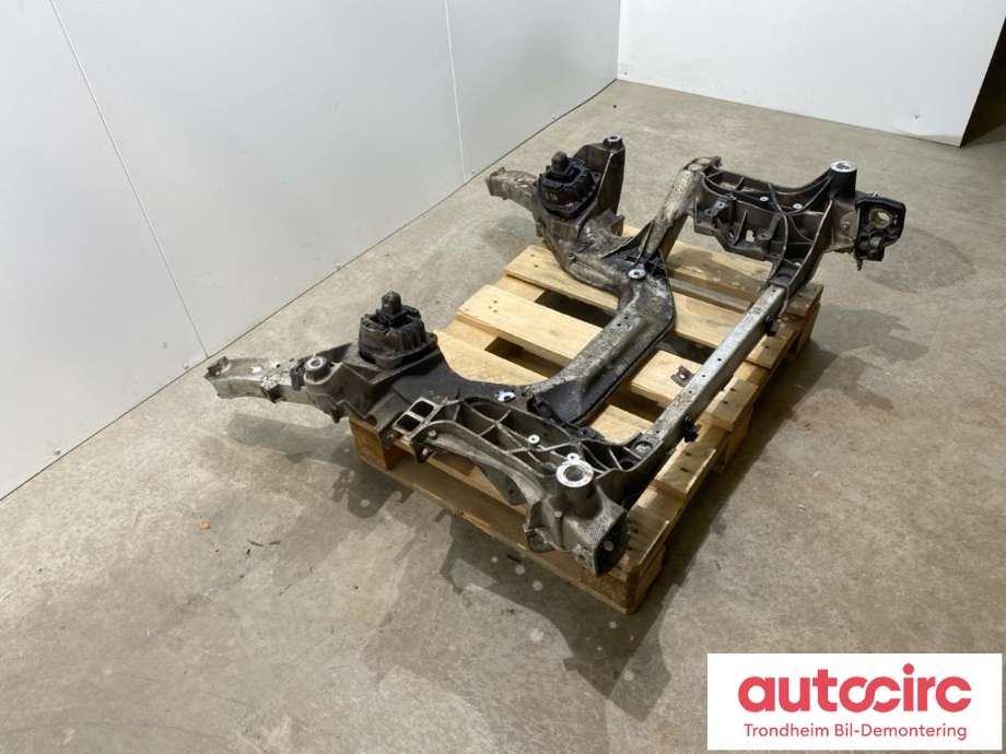Travers foran hoved til BMW 7-Serie 2009-2015 (F01/F02/F03/F04) (F01/F02/F03/F04) (..|31116799321|)