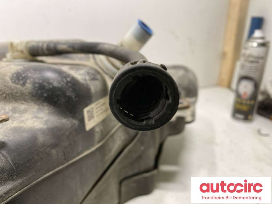 AdBlue tank til Opel Zafira Tourer 2012-2018  (13438275|)