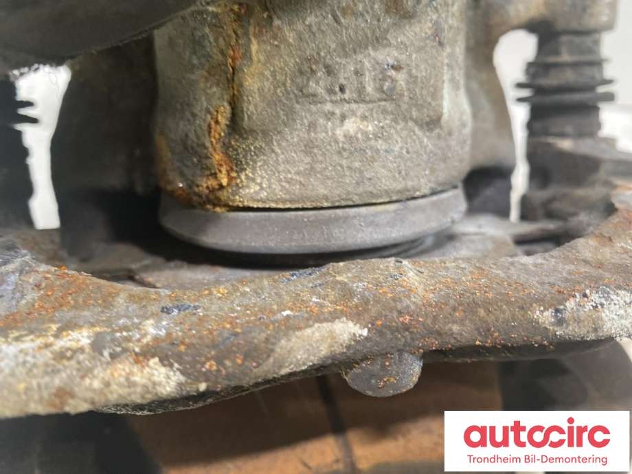 Bremsecaliper høyre foran til BMW X1 2015-2022 (F48) (F48) (..|34 11 6 860 266|)