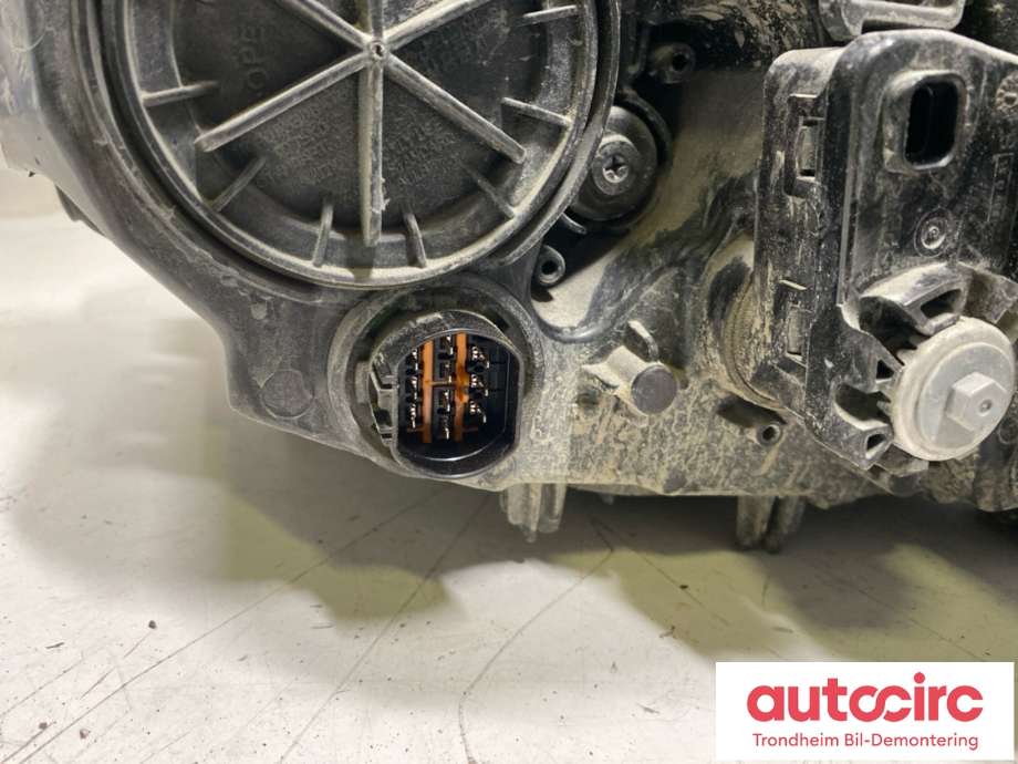Frontlykt høyre halogen til Kia Soul 2014-2019 (Type II)  (92102E40101D|)