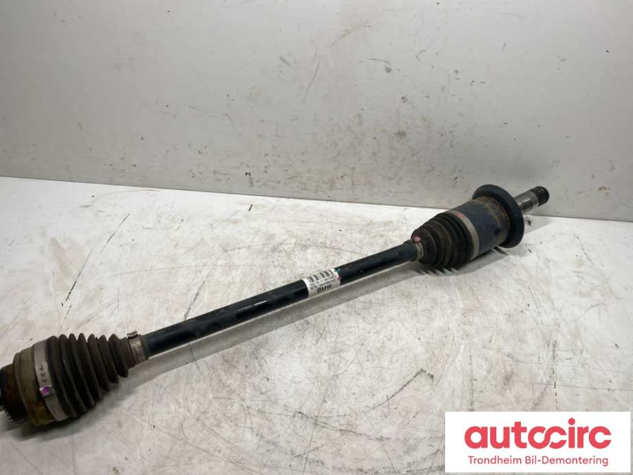 Drivaksel venstre bak, bensin/automat til BMW X1 2015-2022 (F48) (F48) (33207646867|)