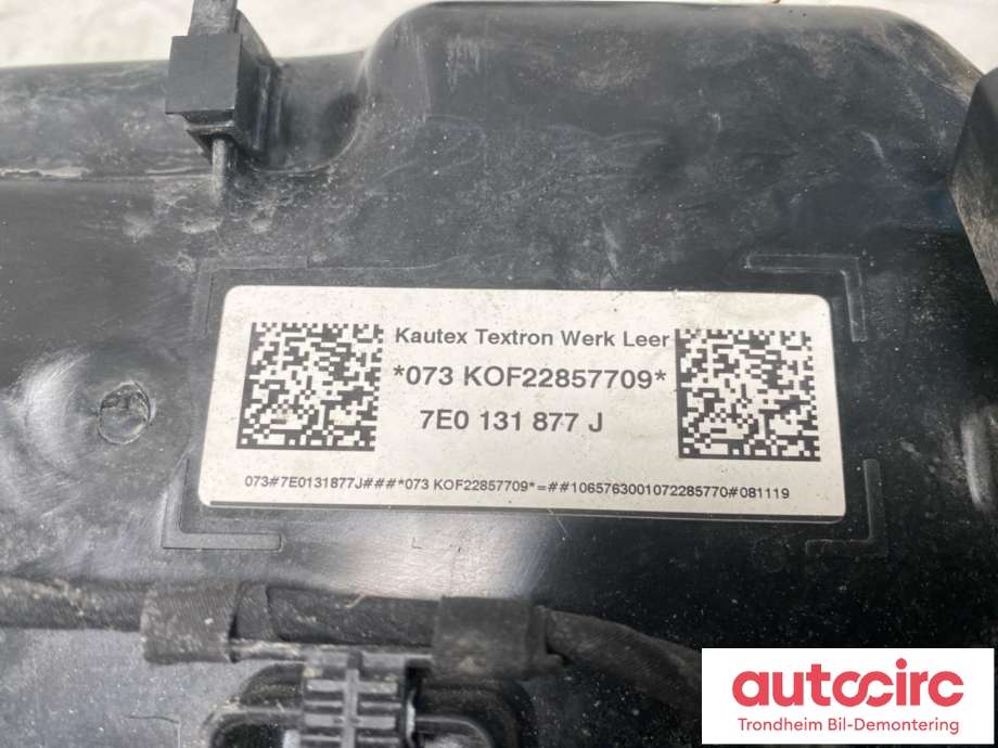 AdBlue tank til VW Transporter / Caravelle 2019-->> (T6.1) (T6.1) (...|7E0131877J|7E0131877K|)