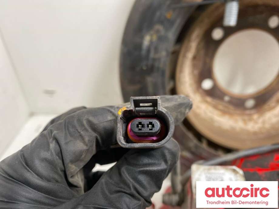 Bremsecaliper høyre bak til Audi e-tron GT 2021-->>  (KOMPLETT SETT CARBID|4J3615106AE|4J3615124A|4J3615124T|9J1615302B|9J1698151K|4J3615105AE|4J3615123A|9J1615301B|4J3615423A|4J3615423L|4J3615403L|9J1698451F|9J1615601|9J1615602|4J3615404L)
