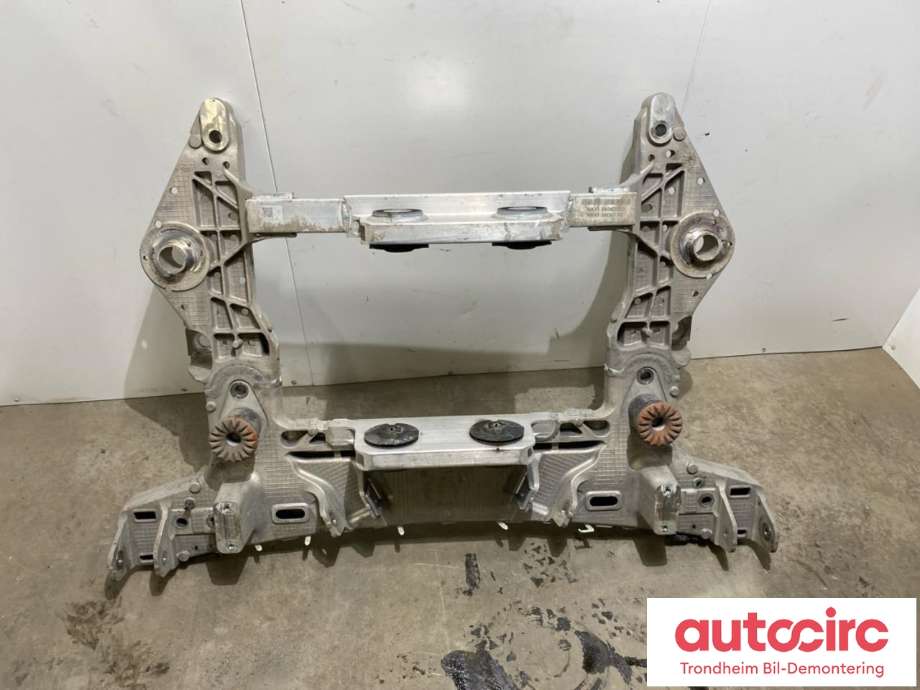 Travers bak til Ford E-Transit 2022-->> (..|2670497|NK41-5K067-FC|)