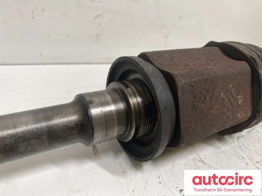 Drivaksel høyre foran, diesel/automat til BMW 5-Serie 2010-2017 (F10/F11) (F10/F11) (31607618680|)